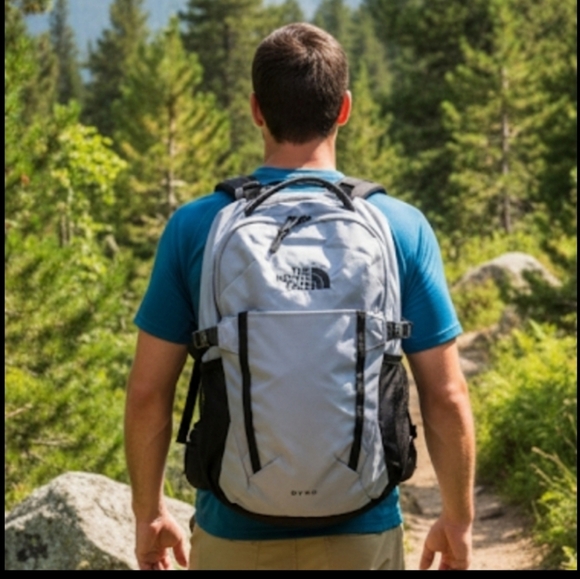 NEW! THE NORTH FACE DYNO Dark Heather/ Black Backpack 12.16 - Picture 2 of 8